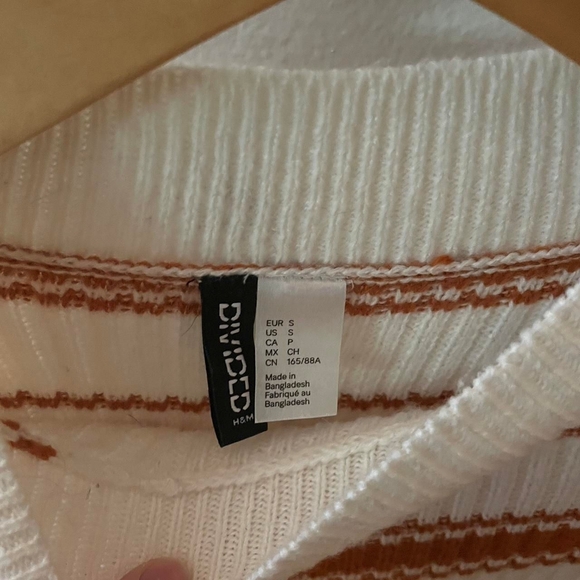 H&M Divided Cream and Brown Knit Top - Picture 2 of 3